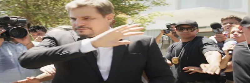 Eduardo Mantovani é levado pela Polícia